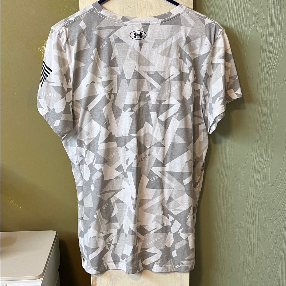 Under Armour Men's Camouflage Graphic Tee - Picture 2 of 2